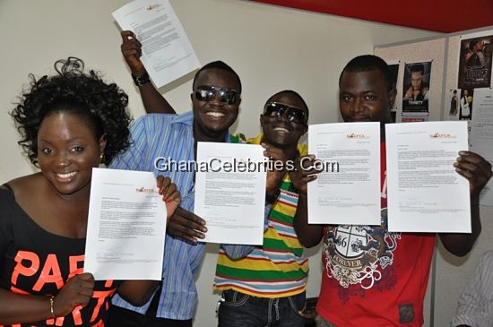 Roselyn Ngissah, Eddie Nartey, Double D and Adam Umar showing off their nomination letters_opt