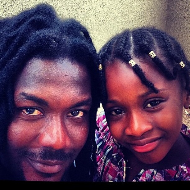Daddy's Girl: Samini poses with cute daughter - AmeyawDebrah.com